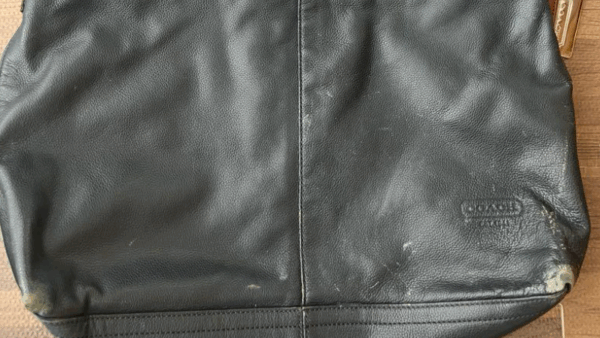 レザー補色するカバン