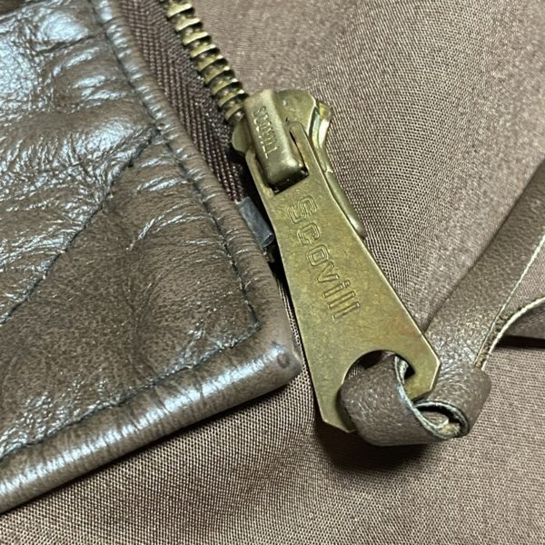 インシグニアレザー製　A-2 2