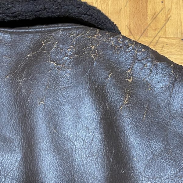 G-1フライトジャケット　銀面補修　2